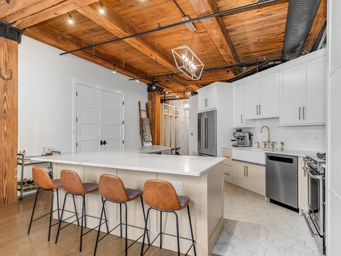 Tiny photo for 913 W Van Buren Street #3C, Chicago, IL 60607 (MLS # 12616530)