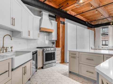 Tiny photo for 913 W Van Buren Street #3C, Chicago, IL 60607 (MLS # 12616530)