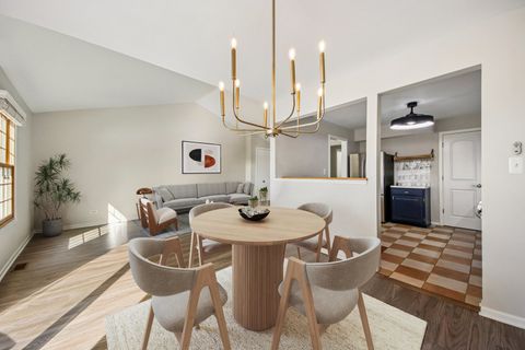 Tiny photo for 1254 Ballantrae Place #D, Mundelein, IL 60060 (MLS # 12567075)