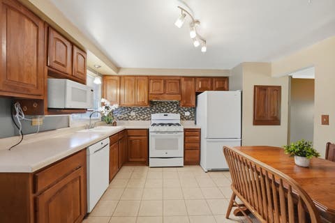 Tiny photo for 516 Janine Lane, Schaumburg, IL 60193 (MLS # 12645517)