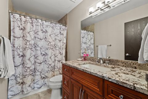 Tiny photo for 1777 W CRYSTAL Lane #307, Mount Prospect, IL 60056 (MLS # 12574196)