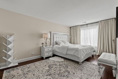 Tiny photo for 1777 W CRYSTAL Lane #307, Mount Prospect, IL 60056 (MLS # 12574196)