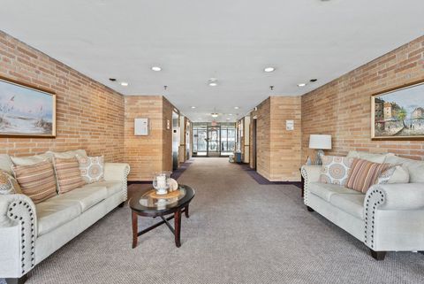 Tiny photo for 1777 W CRYSTAL Lane #307, Mount Prospect, IL 60056 (MLS # 12574196)