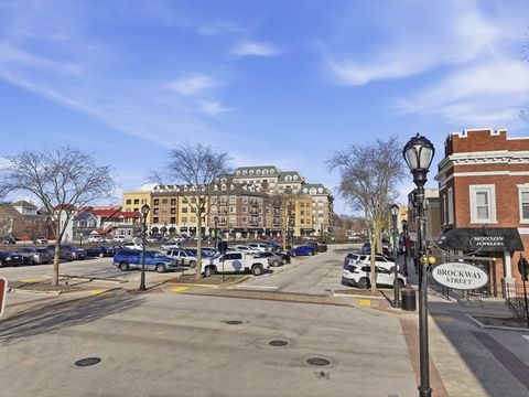 Tiny photo for 455 W Wood Street #405, Palatine, IL 60067 (MLS # 12614543)