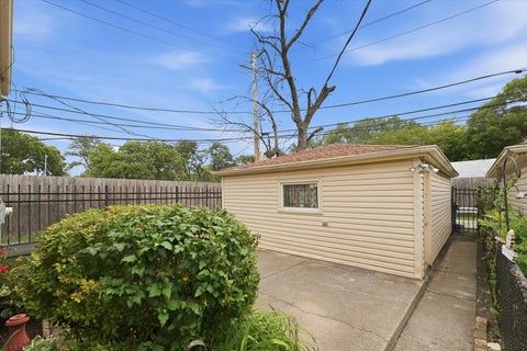 Tiny photo for 5515 S Oakley Avenue, Chicago, IL 60636 (MLS # 12704416)