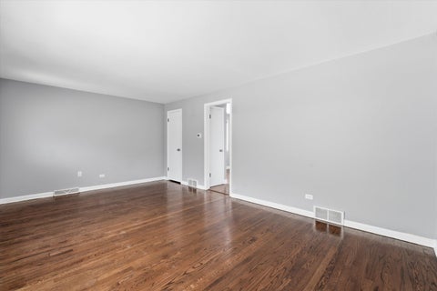 Tiny photo for 5515 S Oakley Avenue, Chicago, IL 60636 (MLS # 12704416)