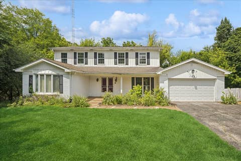 Photo of 132 Wagon Wheel Lane, Barrington, IL 60010 (MLS # 12710269)