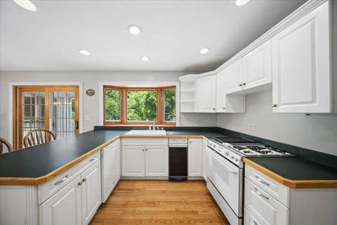 Tiny photo for 132 Wagon Wheel Lane, Barrington, IL 60010 (MLS # 12710269)