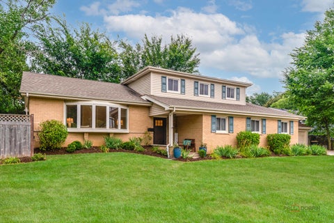 Tiny photo for 720 S Butterfield Road, Libertyville, IL 60048 (MLS # 12717588)