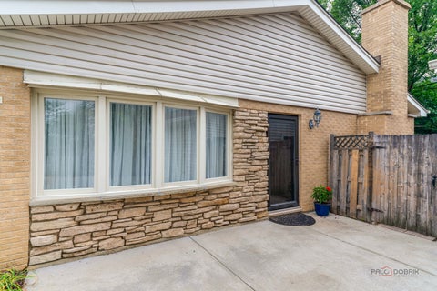 Tiny photo for 720 S Butterfield Road, Libertyville, IL 60048 (MLS # 12717588)