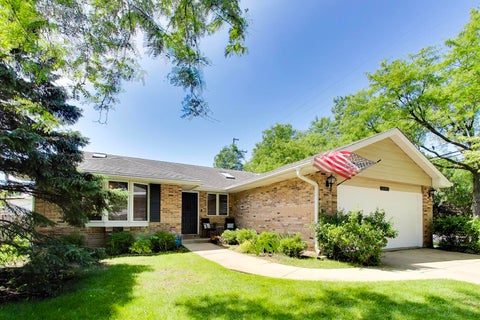 Tiny photo for 1002 S Haddow Avenue, Arlington Heights, IL 60005 (MLS # 12687281)