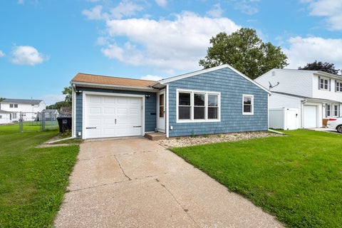 Photo of 4737 19th Avenue, Moline, IL 61265 (MLS # 12768891)
