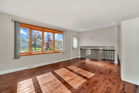 Tiny photo for 8142 W 90th Street, Hickory Hills, IL 60457 (MLS # 12510352)