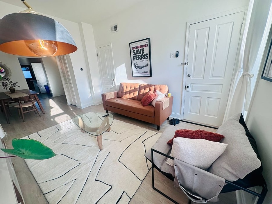 2014 N Oakley Avenue 1