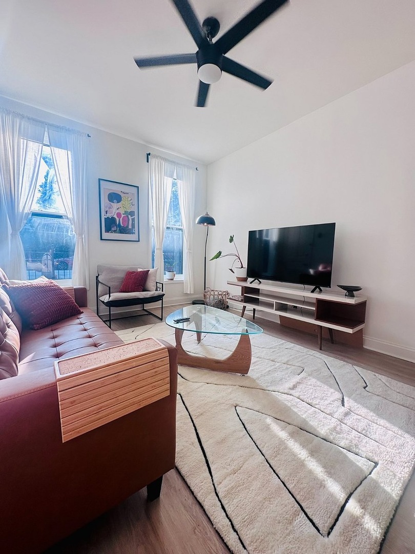 2014 N Oakley Avenue 1