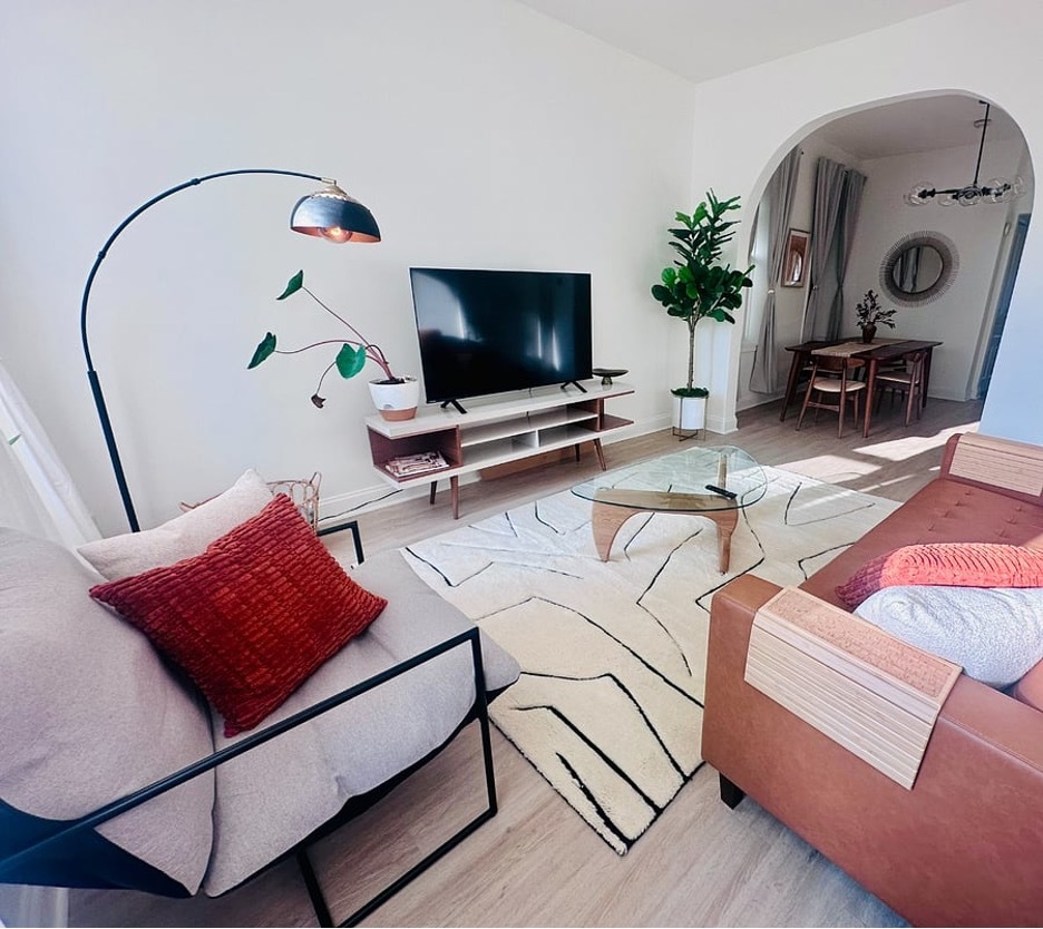 2014 N Oakley Avenue 1