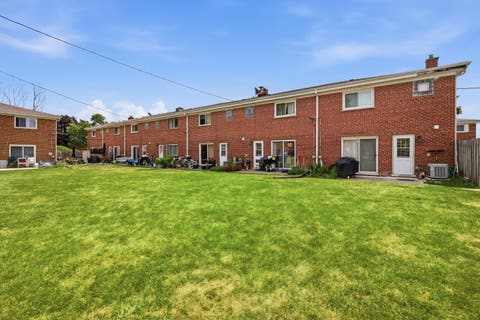 Tiny photo for 1150 N Boxwood Drive #A, Mount Prospect, IL 60056 (MLS # 12723676)
