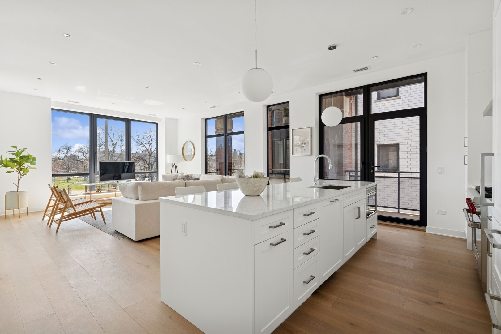 1340 W Chestnut Street 303