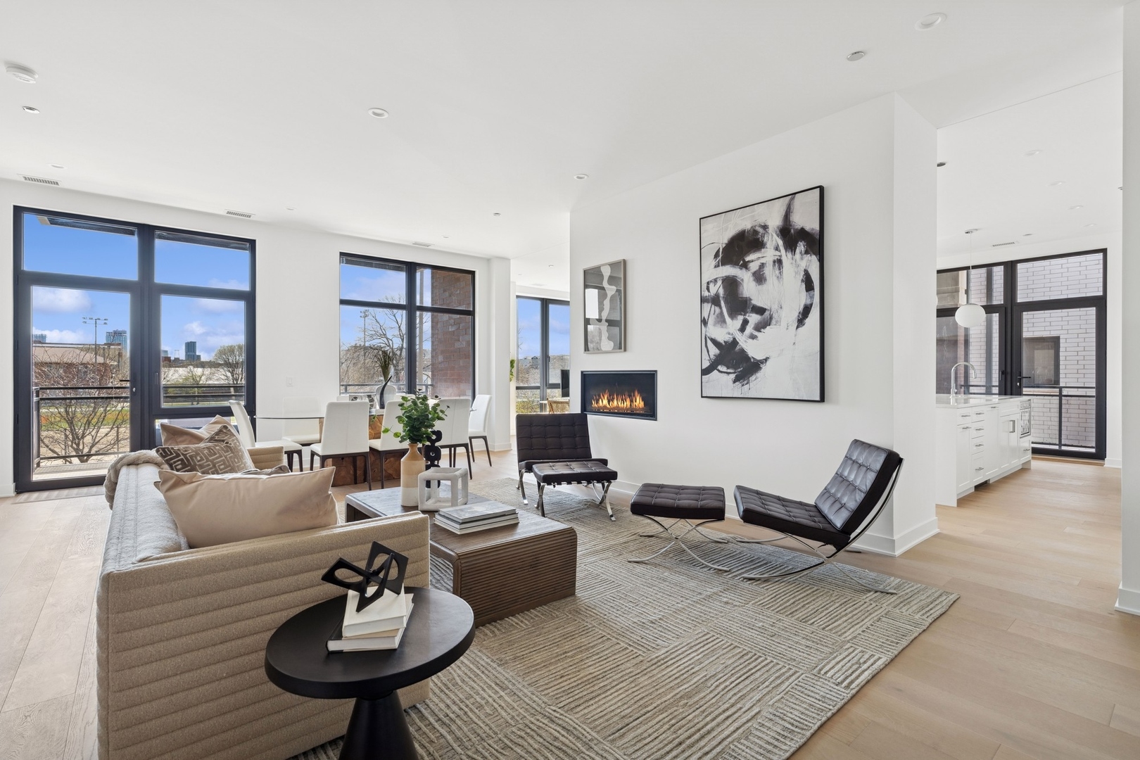 1340 W Chestnut Street 303
