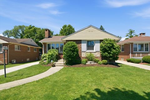 Photo of 2232 Hawthorne Avenue, Westchester, IL 60154 (MLS # 12681723)