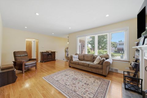 Tiny photo for 2232 Hawthorne Avenue, Westchester, IL 60154 (MLS # 12681723)