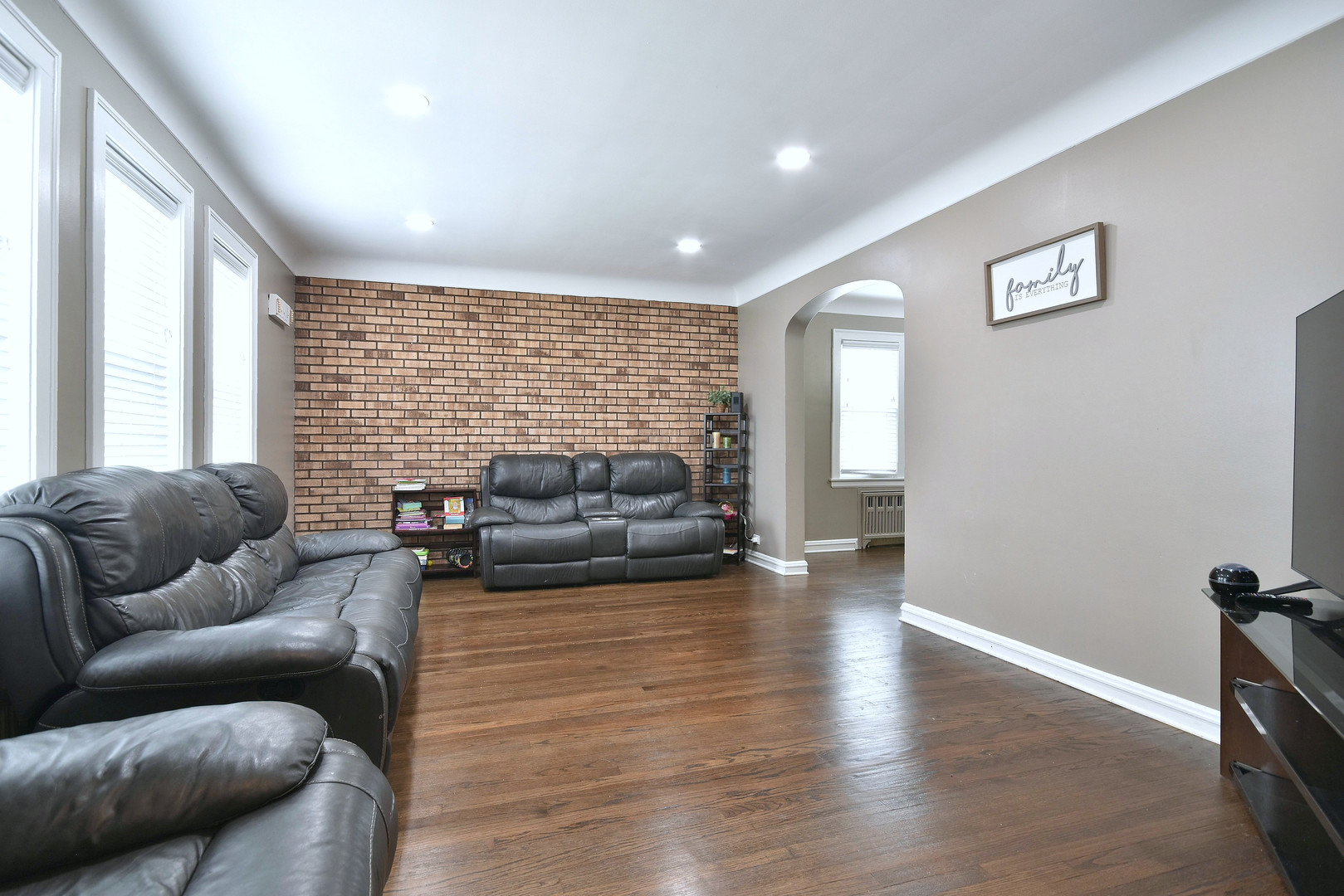 3214 N Rutherford Avenue