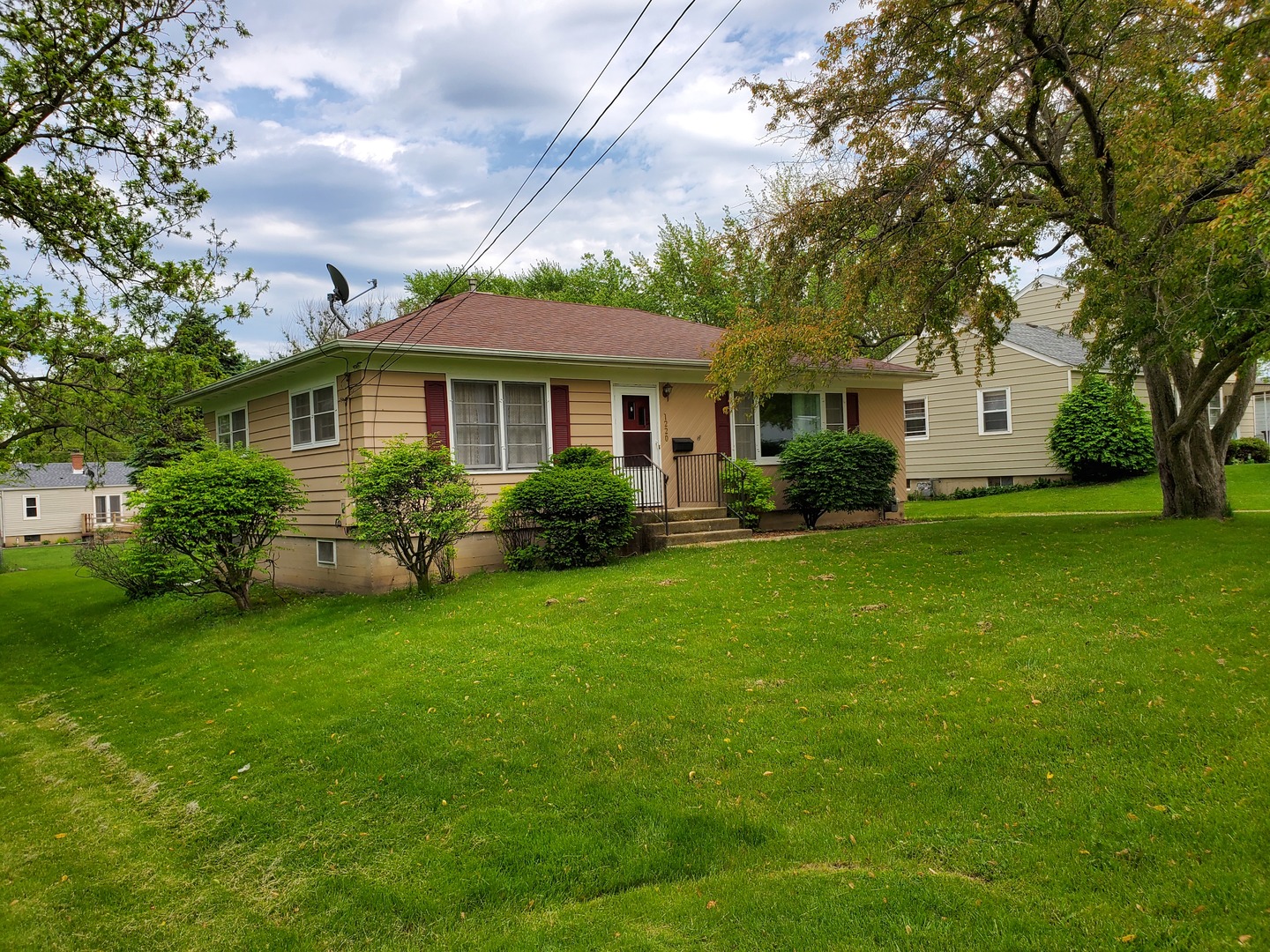 Photo 1 of 18 — 1220 Tappan Street, Woodstock, IL 60098