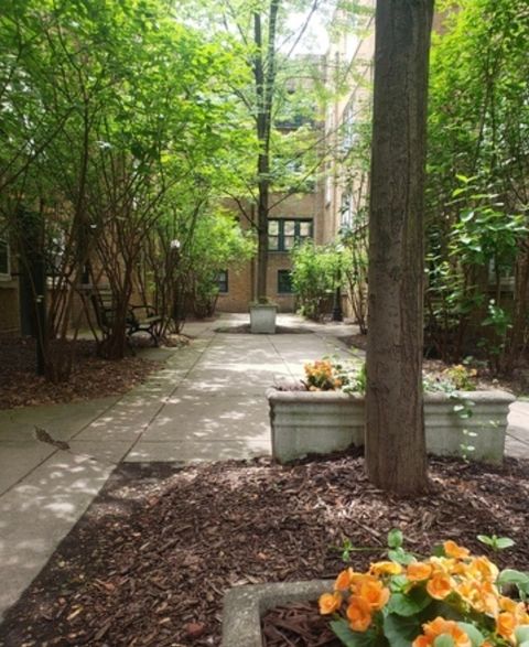 685 W Wrightwood Avenue 1S Chicago IL 60614