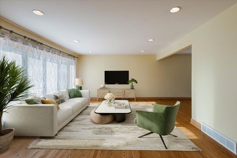 Tiny photo for 7910 CHURCHILL Street, Morton Grove, IL 60053 (MLS # 12533591)