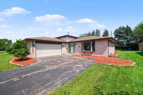 Photo of 537 Willow Lane, Beecher, IL 60401 (MLS # 12698642)