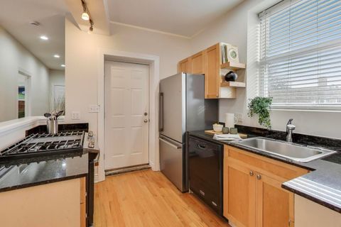 Tiny photo for 1443 W VICTORIA Street #3E, Chicago, IL 60660 (MLS # 12537825)