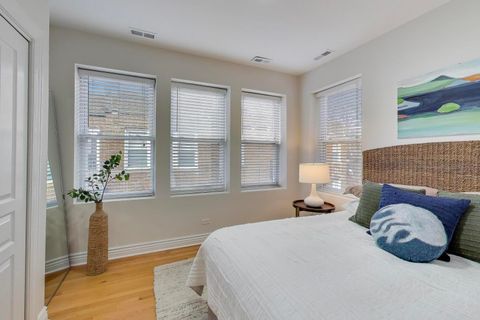 Tiny photo for 1443 W VICTORIA Street #3E, Chicago, IL 60660 (MLS # 12537825)