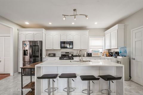 Tiny photo for 2614 W Morse Avenue, Chicago, IL 60645 (MLS # 12357182)