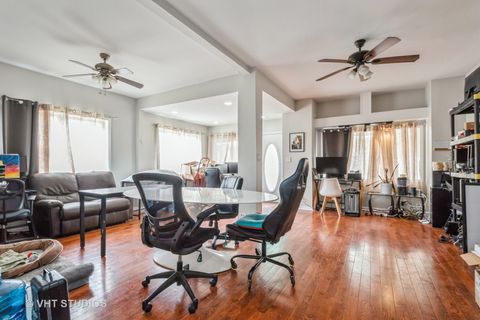 Tiny photo for 2614 W Morse Avenue, Chicago, IL 60645 (MLS # 12357182)