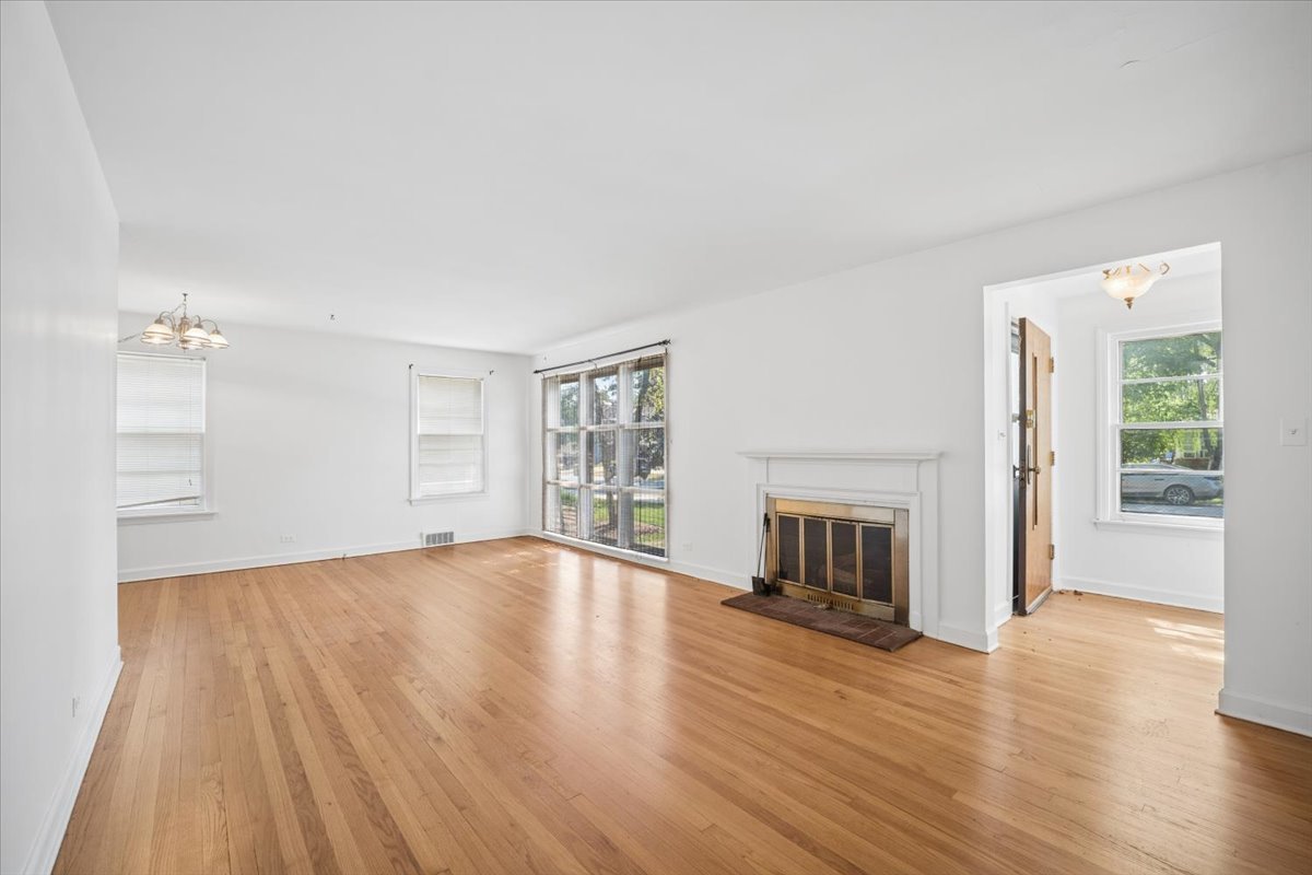 735 Prairie Avenue