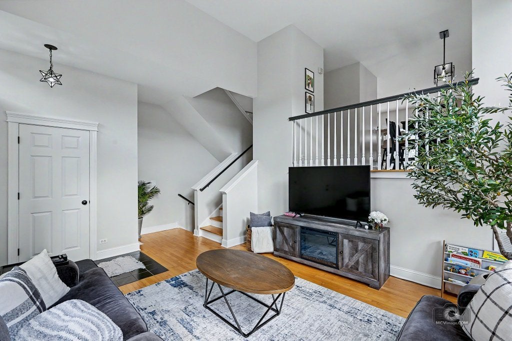 1116 Longwood Drive