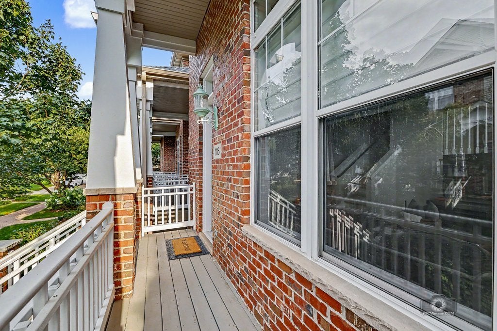 1116 Longwood Drive