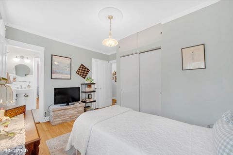 Tiny photo for 845 Pleasant Street #2E, Oak Park, IL 60302 (MLS # 12526853)