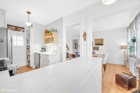 Tiny photo for 845 Pleasant Street #2E, Oak Park, IL 60302 (MLS # 12526853)