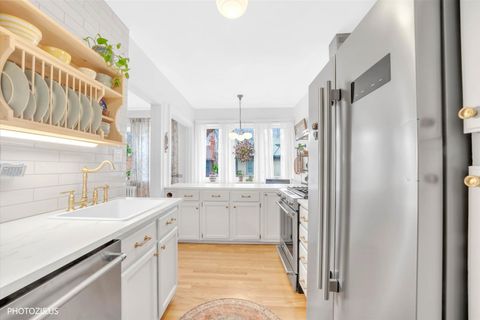 Tiny photo for 845 Pleasant Street #2E, Oak Park, IL 60302 (MLS # 12526853)