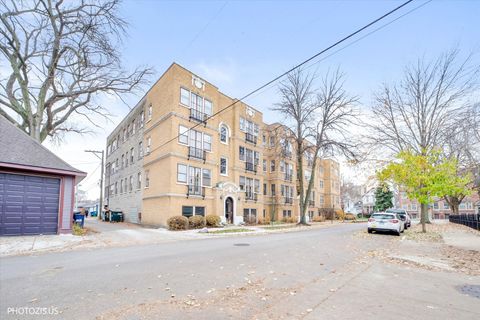 Tiny photo for 845 Pleasant Street #2E, Oak Park, IL 60302 (MLS # 12526853)
