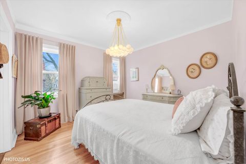 Tiny photo for 845 Pleasant Street #2E, Oak Park, IL 60302 (MLS # 12526853)