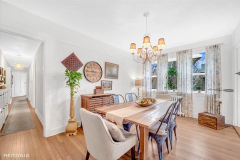 Tiny photo for 845 Pleasant Street #2E, Oak Park, IL 60302 (MLS # 12526853)