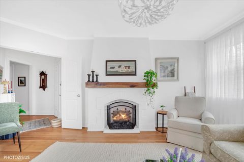 Tiny photo for 845 Pleasant Street #2E, Oak Park, IL 60302 (MLS # 12526853)