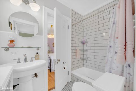 Tiny photo for 845 Pleasant Street #2E, Oak Park, IL 60302 (MLS # 12526853)