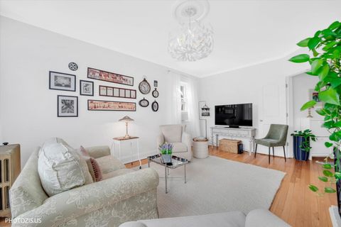 Tiny photo for 845 Pleasant Street #2E, Oak Park, IL 60302 (MLS # 12526853)