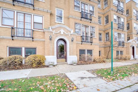 Photo of 845 Pleasant Street #2E, Oak Park, IL 60302 (MLS # 12526853)