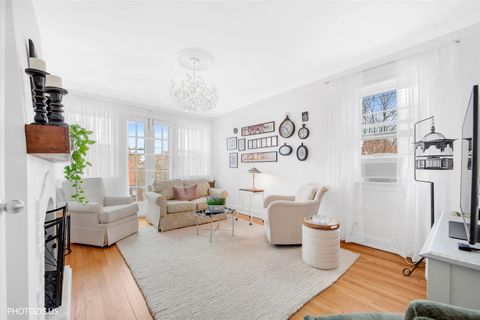 Tiny photo for 845 Pleasant Street #2E, Oak Park, IL 60302 (MLS # 12526853)