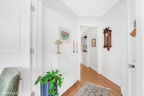 Tiny photo for 845 Pleasant Street #2E, Oak Park, IL 60302 (MLS # 12526853)