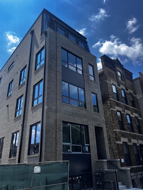 Photo of 1951 W Dickens Avenue #2, Chicago, IL 60614 (MLS # 12723947)